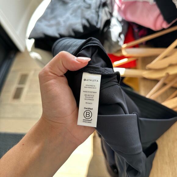 Athleta Tribeca Utility Crop Pant Black 10 NWT - Picture 9 of 12